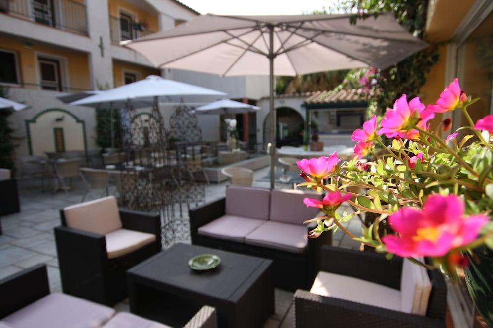 Logis Hôtel Les II Mas - Perpignan Sud Cabestany Buitenkant foto