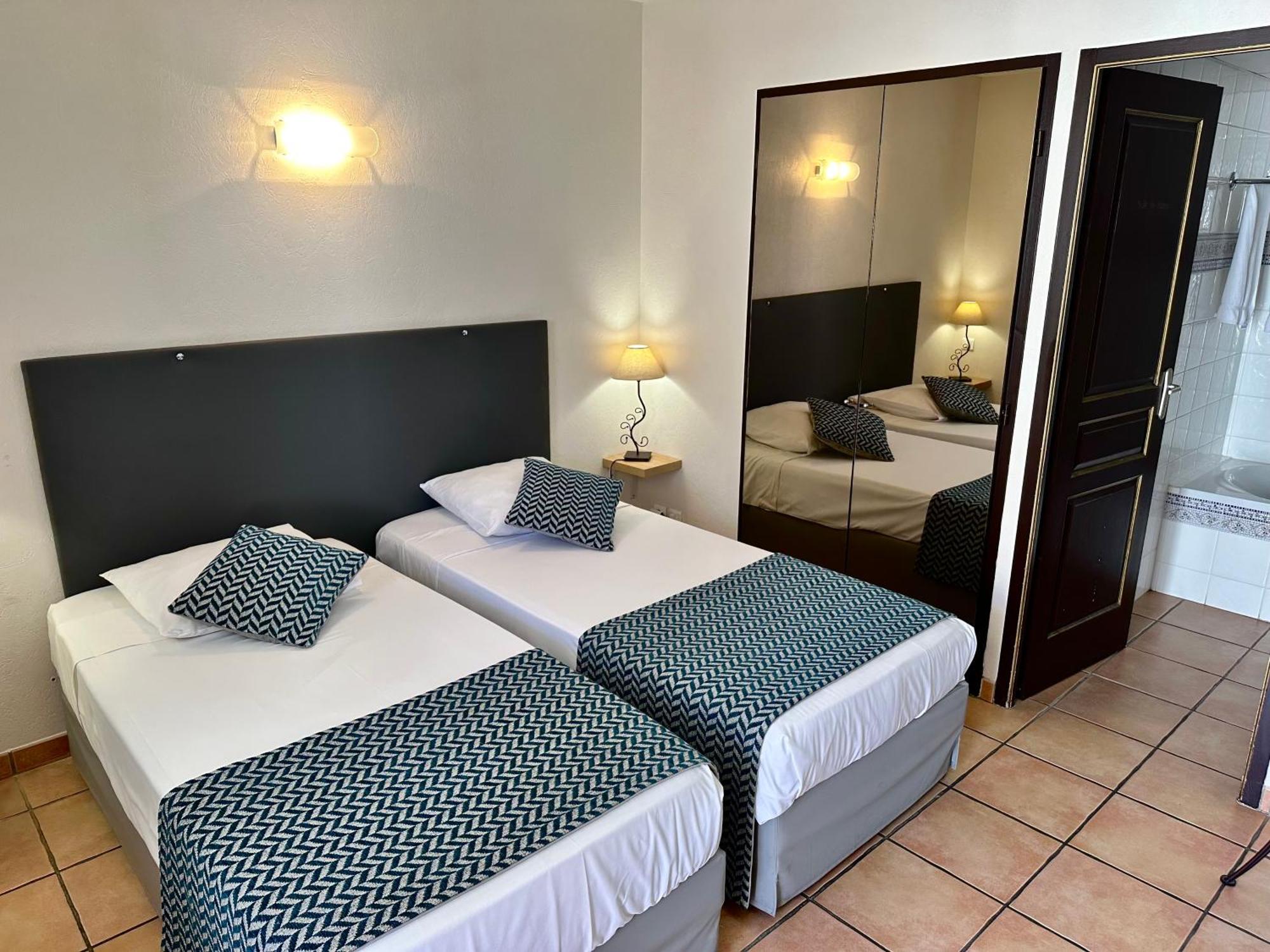 Logis Hôtel Les II Mas - Perpignan Sud Cabestany Buitenkant foto