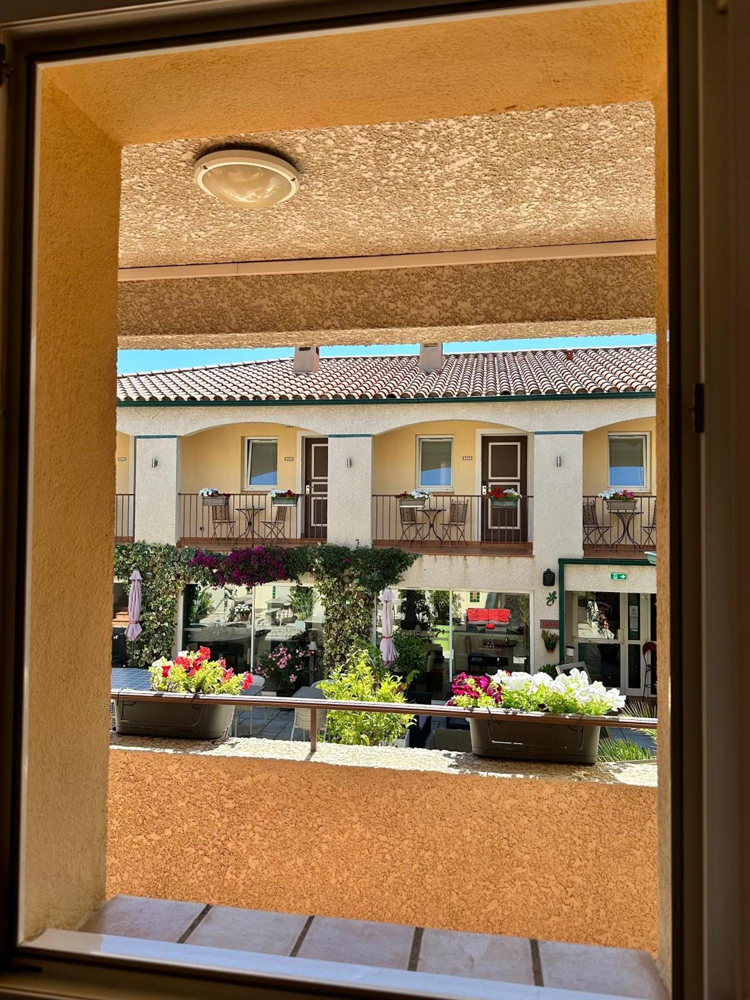 Logis Hôtel Les II Mas - Perpignan Sud Cabestany Buitenkant foto