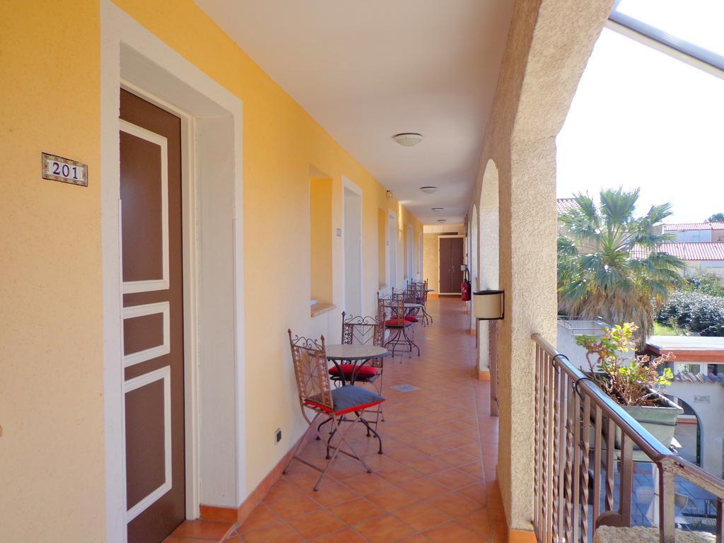 Logis Hôtel Les II Mas - Perpignan Sud Cabestany Buitenkant foto